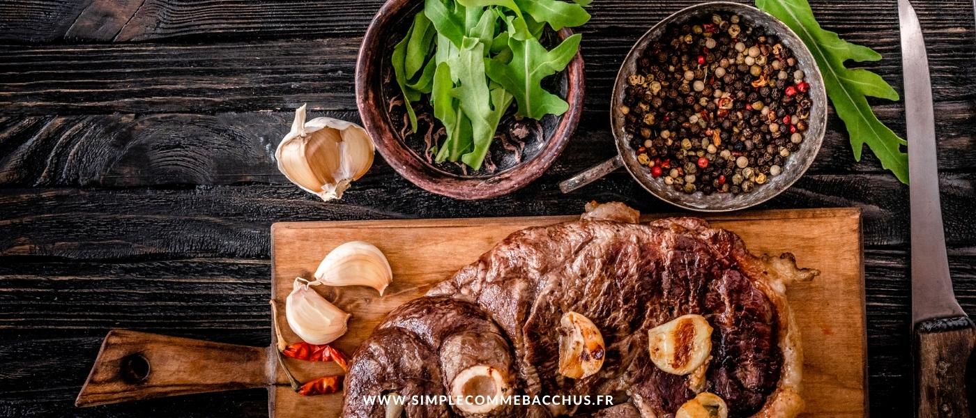 Viande rouge grillée